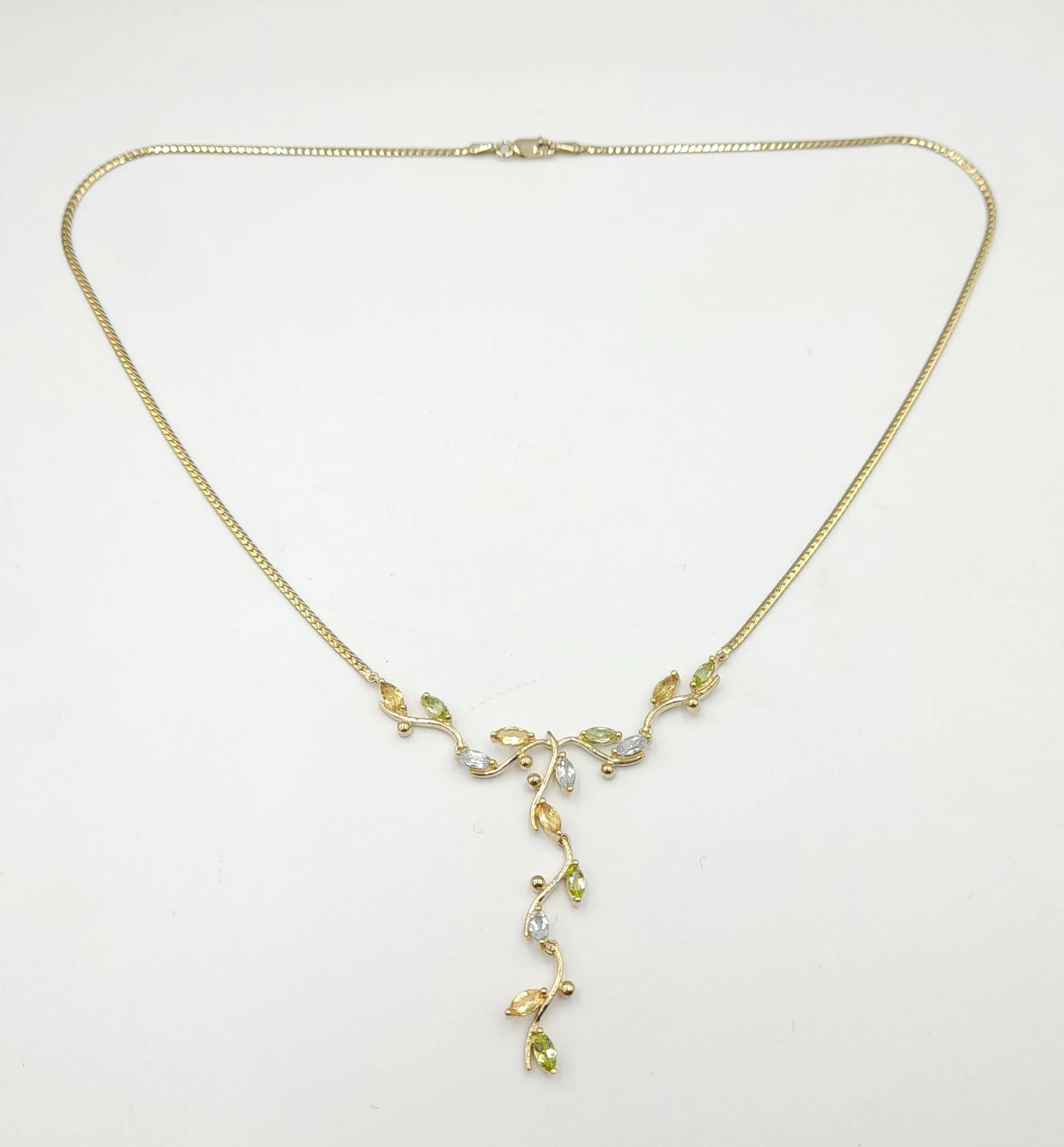 9ct Gold Peridot/Topaz/Citrine necklace 6.7gr