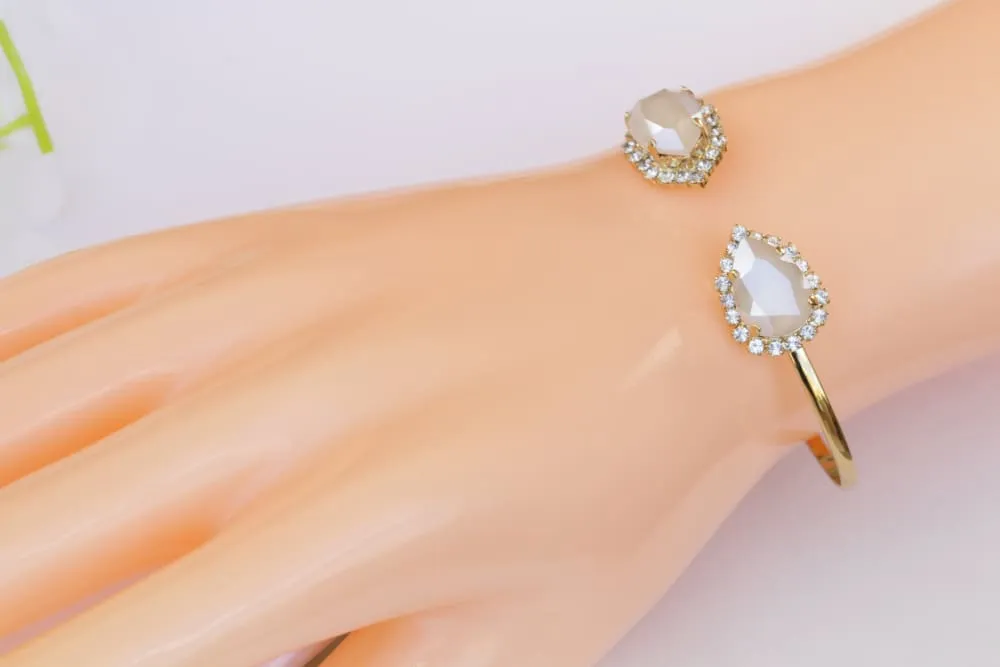 WHITE CRYSTAL BRACELET