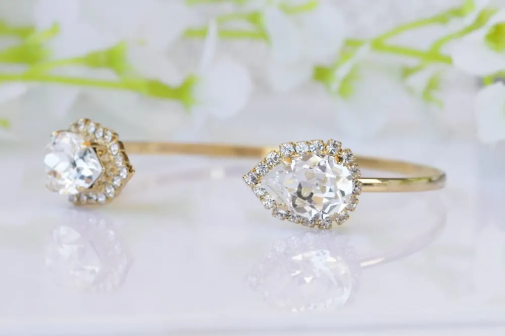 WHITE CRYSTAL BRACELET